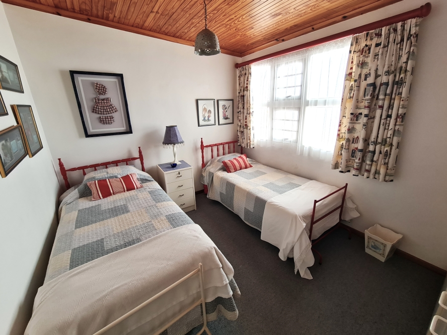 4 Bedroom Property for Sale in Wavecrest Eastern Cape